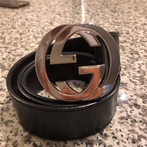Gucci leather belt with interlocking G